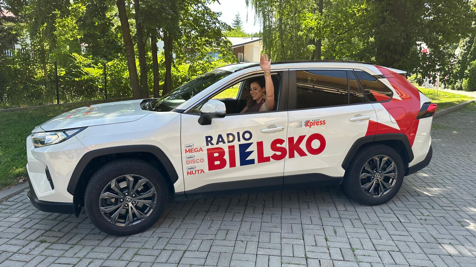 Małe auta, wielka misja. Maluchy wracają na drogi, by pomagać dzieciom!